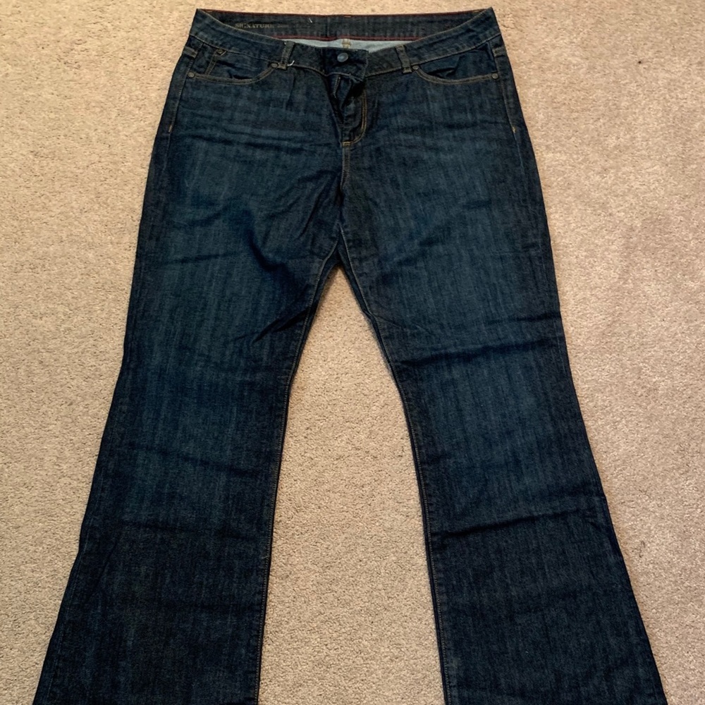 Signature Jeans